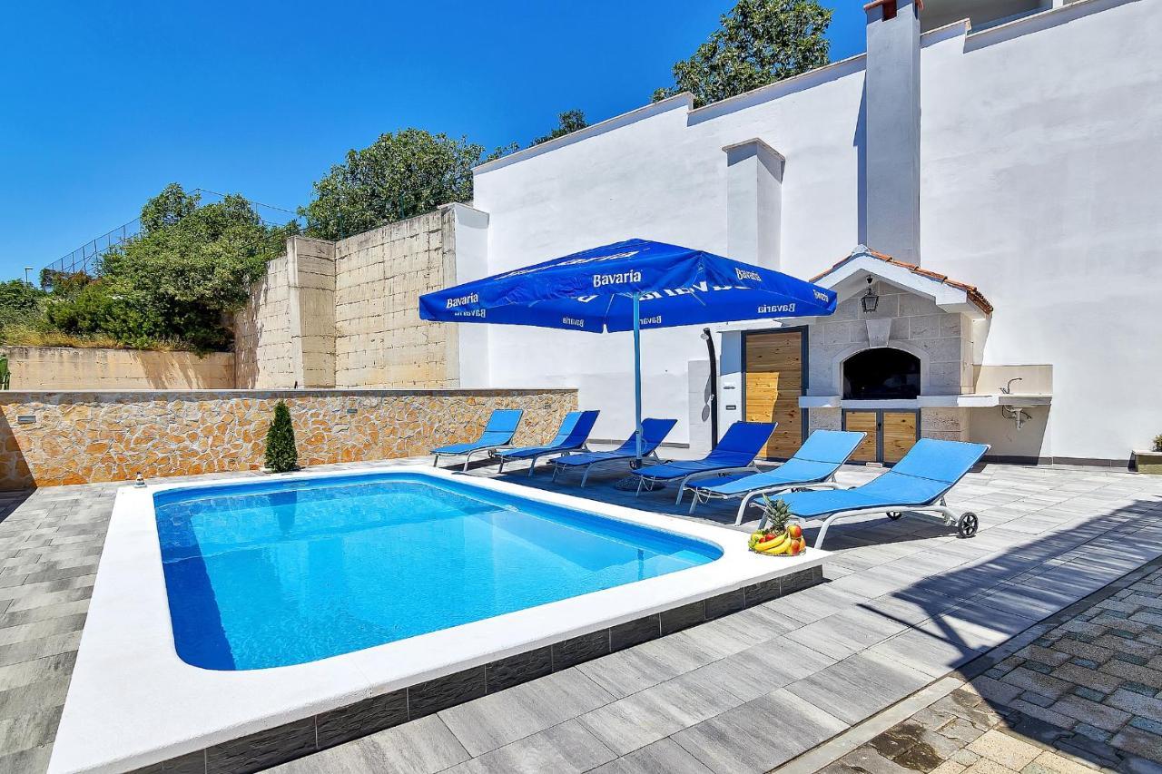 Nadea - With Private Pool Holiday home Makarska