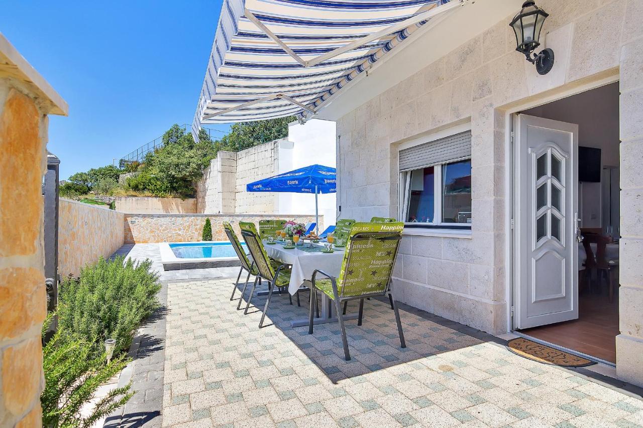 Nadea - With Private Pool Holiday home *